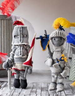 Haunted Suit of Armour Doll: Captain