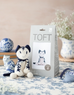 Moira the Cat Figurine Kit
