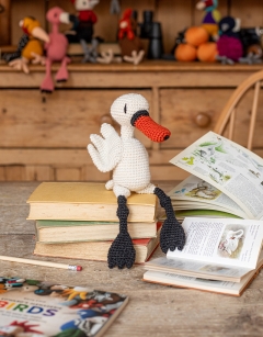 Margot the Swan Kit