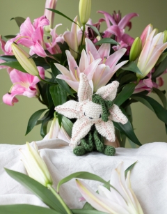 Mini Beaded Lily